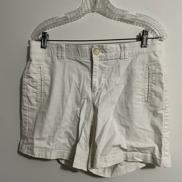 Dockers  White Shorts - Picture 1 of 3